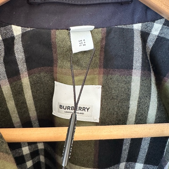Burberry Sandridge trench coat size 2 rare color - Picture 5 of 8